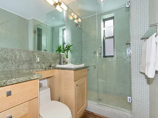 Sold by Sotheby's International Realty | media 11