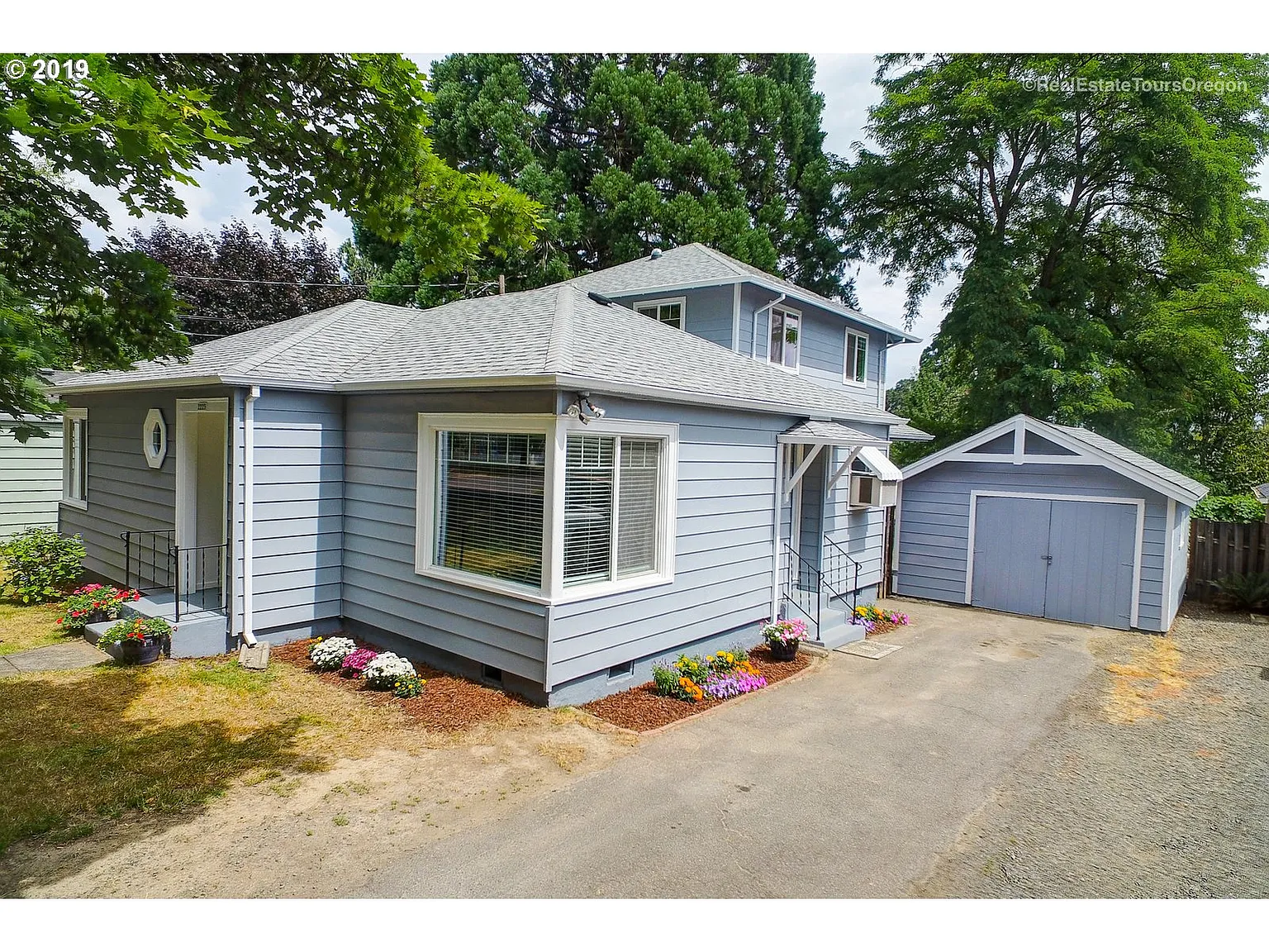 2225 C St photo 1