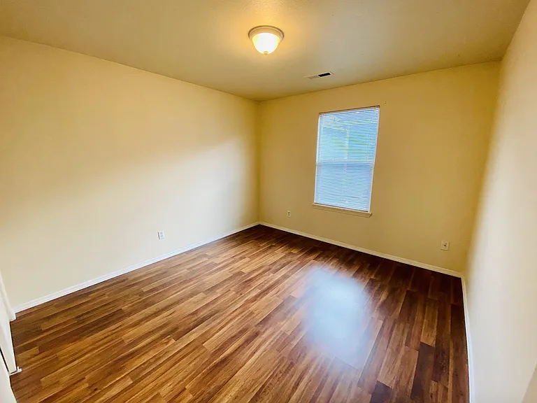 4256 SE Russell St — Photo 17