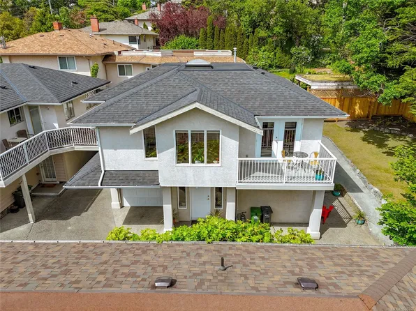2651 Capital Hts, Victoria, BC V8T 3M1