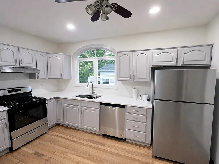 5833 W Peterson Ave #1 — Photo 2