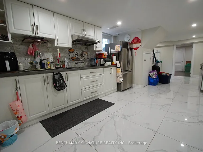 220 Lucas St #BASEMENT — Photo 3
