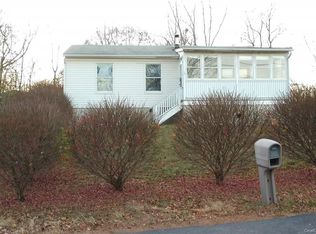 32 Pine Echo Dr, Poughkeepsie, NY