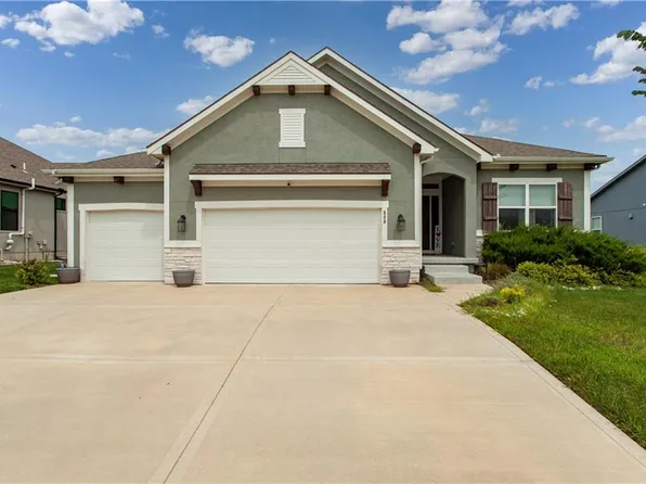 520 SE David Rd, Lees Summit, MO 64082