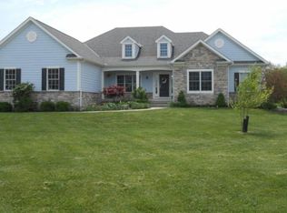 105 Blue Stone Ct, Granville, OH 43023