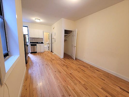 1st image of 527 E 83rd St #5V