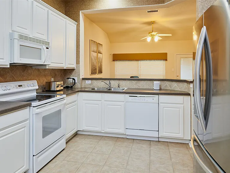 22 W Greenhill Terrace Pl — Photo 10