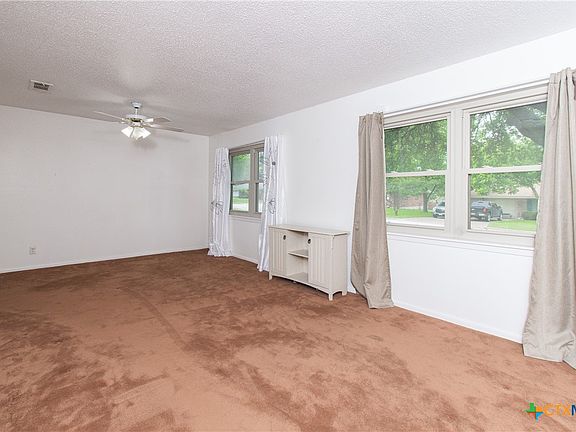 3rd image of 309 E Upshaw Ave