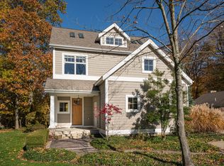 7439 Eaton Dr, South Haven, MI 49090