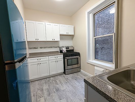 5th image of 1451 Pacific St APT B7