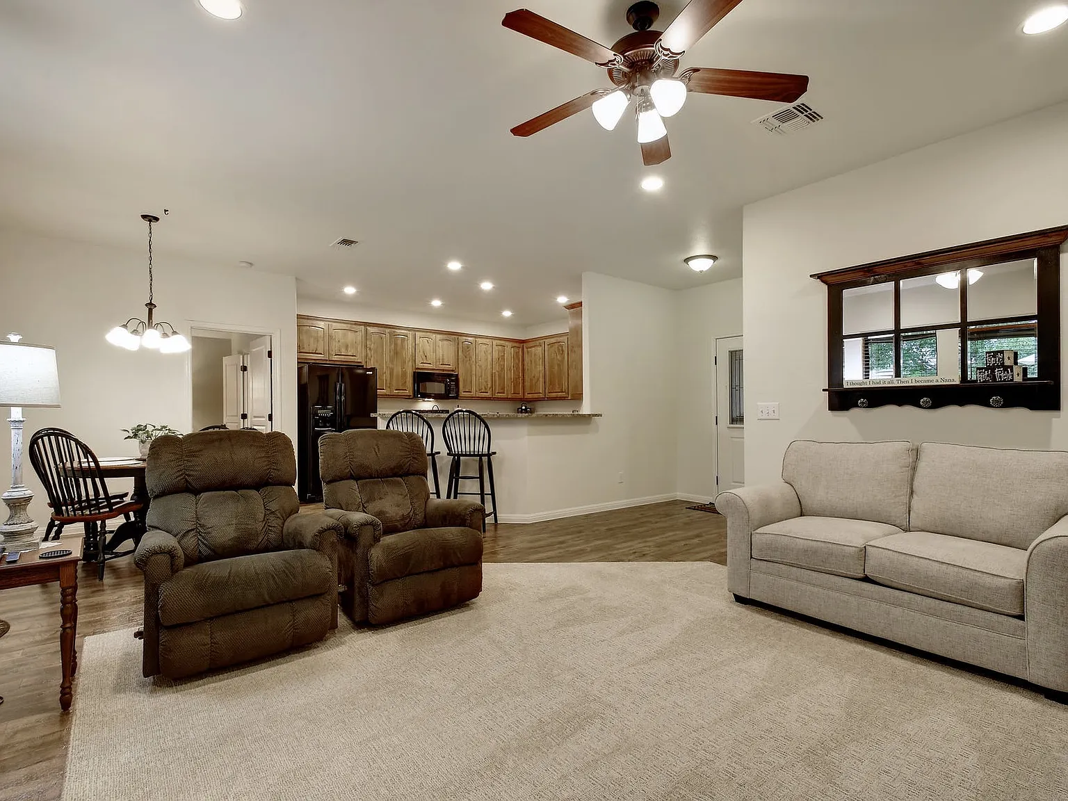 3 bed, 1362 sqft, $1,825 — Photo 3