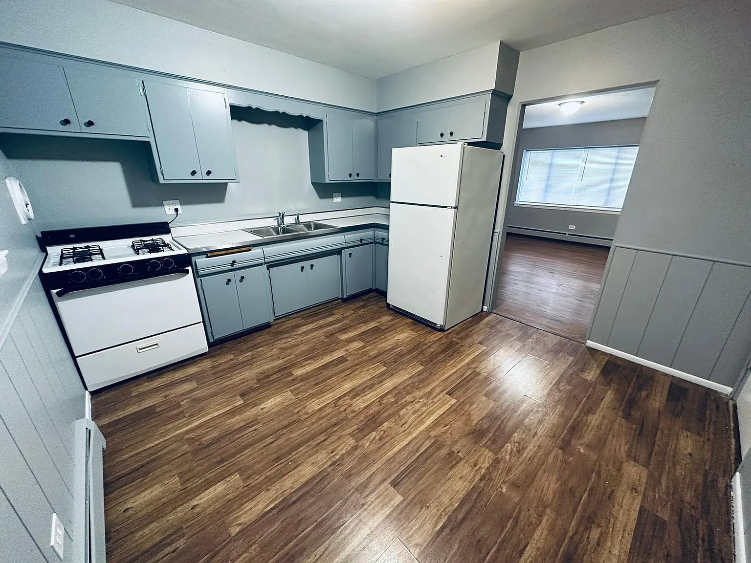 2 bed, 1000 sqft, $1,450 — Photo 3