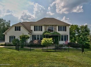 125 Wynchurch Cir, Pittston, PA 18640