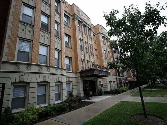 2nd image of 5220 S Drexel Ave #402