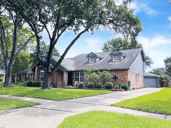 2nd image of 2615 Woodwick Dr