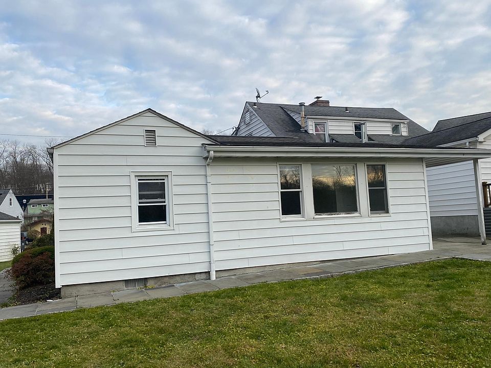 1st image of 34 Babbitt Ct