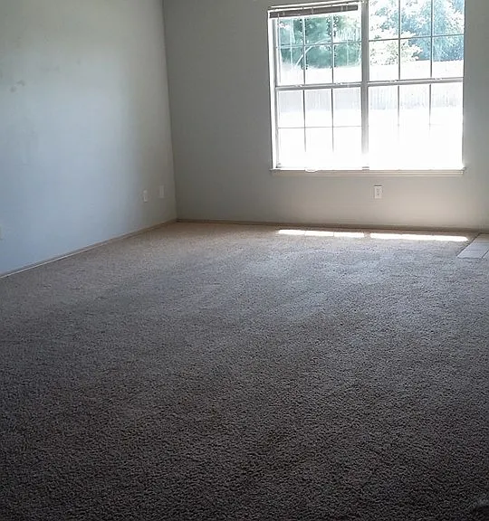 212-214 Southwinds Rd — Photo 6