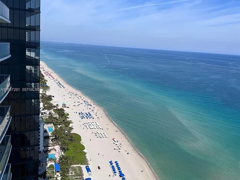 17121 Collins Ave #3304 — Photo 9