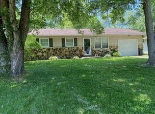 546 10th St NW, Linton, IN 47441
