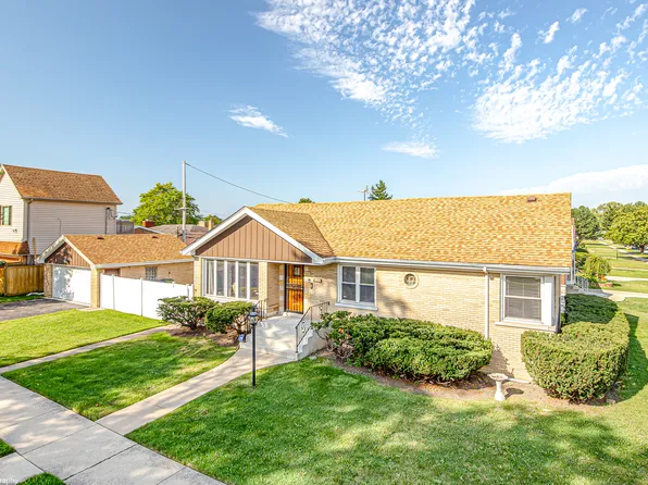 3101 W 101st St, Evergreen Park, IL 60805