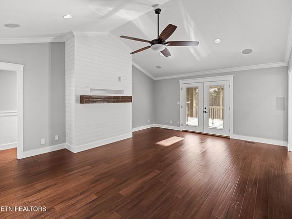 4th image of 5503 NE Crestwood Rd
