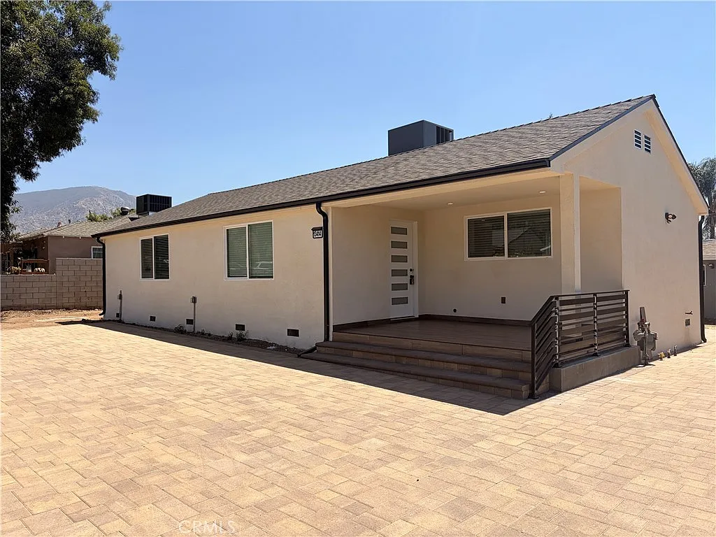 3 bed, 1500 sqft, $4,300 — Photo 2