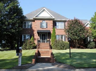 302 Mayflower Dr, Laurens, SC 29360