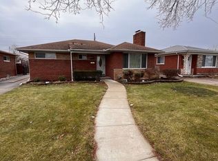 16184 Sprenger Ave, Eastpointe, MI 48021