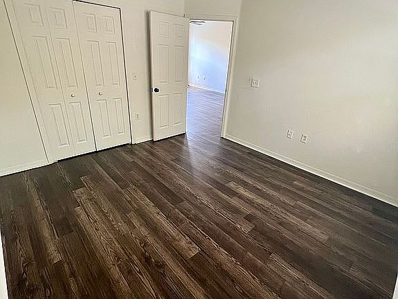 5th image of 2433 Legacy Lake Dr #2433
