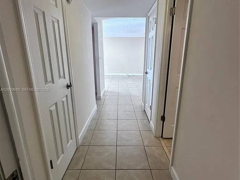 137 Golden Isles Dr #512 — Photo 4