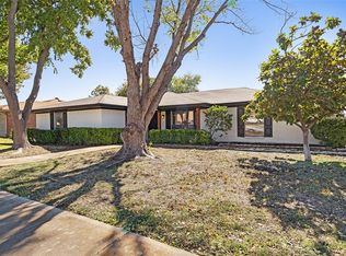 2100 Overbrook Dr, Arlington, TX 76014