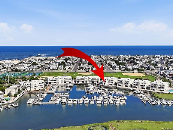 5th image of 1100 Ocean Dr APT 208