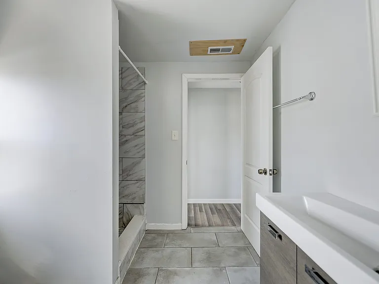 813 S Center St — Photo 18