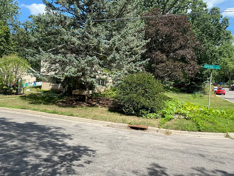 1258 N Eustis St — Photo 1