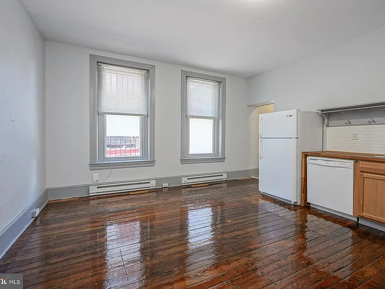 1525 Tasker St #1R — Photo 15