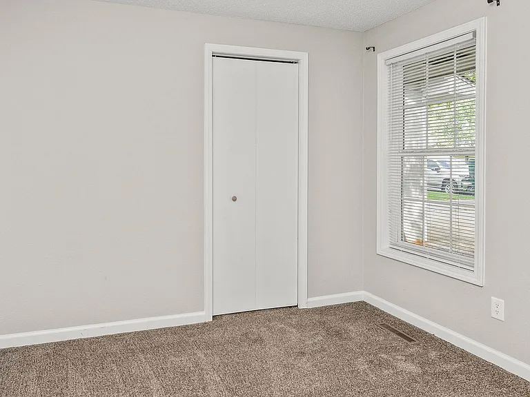 2626 W Hanover Dr — Photo 23