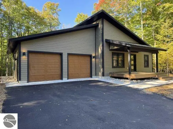 2418 Hawks Spur, Bellaire, MI 49615