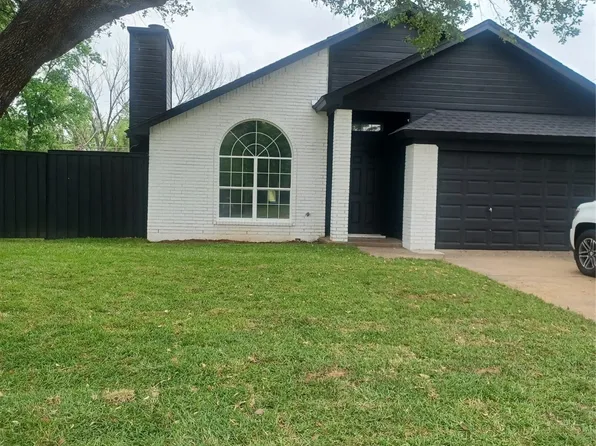 1728 Independence Rd, Blue Mound, TX 76131