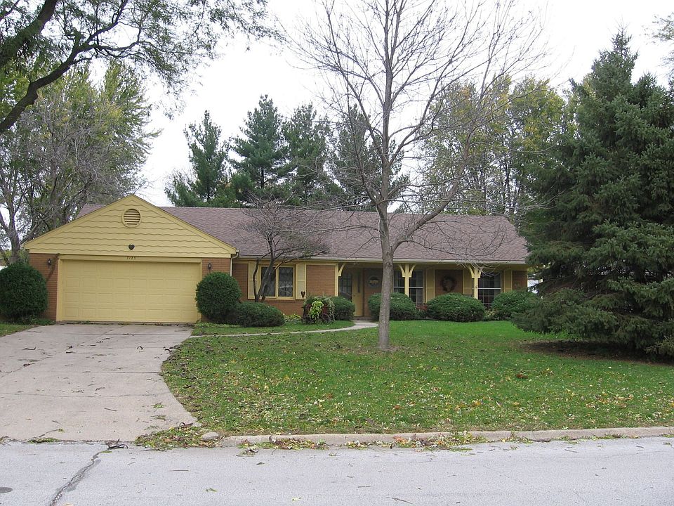 Wonderful brick ranch in great location!