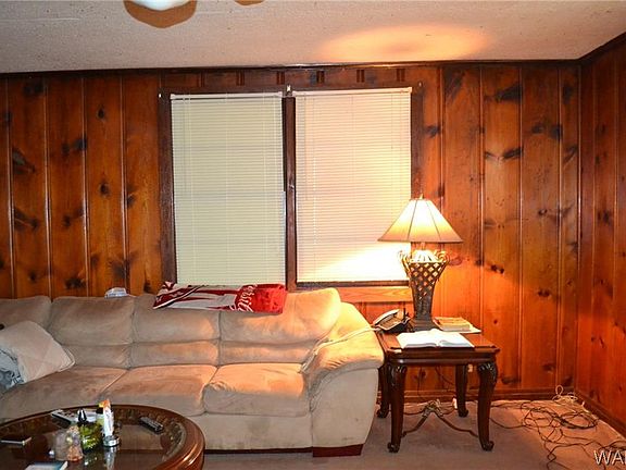 3rd image of 123 Montgomery Dr