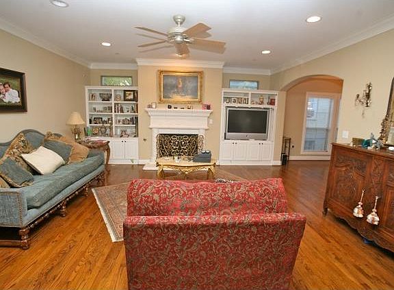 3rd image of 3444 Milton Ave
