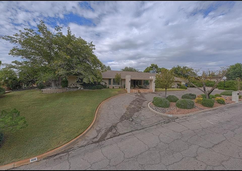 1st image of 809 River Oaks Dr