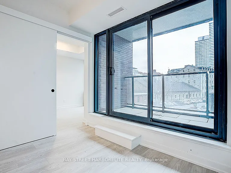 35 Parliament St #227 — Photo 15