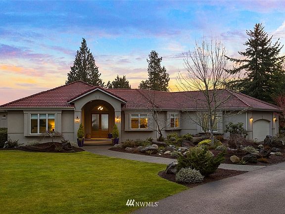 4th image of 83 White Rock Ln