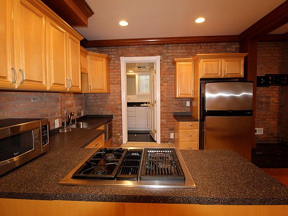 5th image of 104 Caroline St
