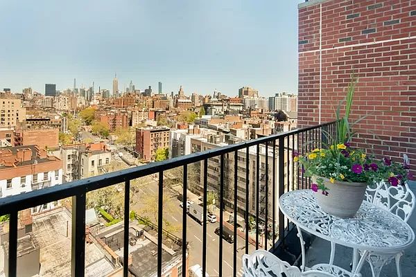1st image of 2 Charlton St APT 15D