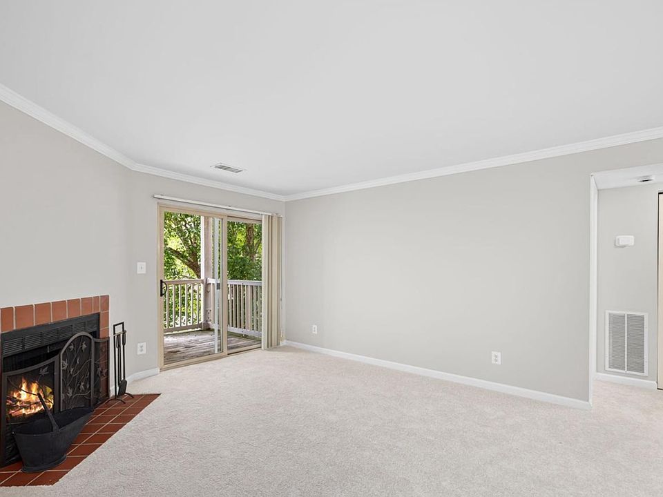 1st image of 1705 Ascot Way