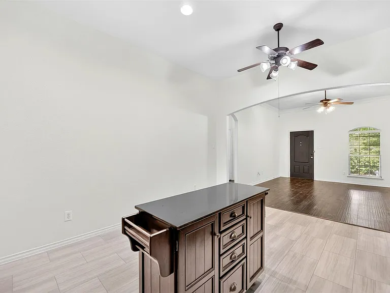 2153 Colby Ln — Photo 19