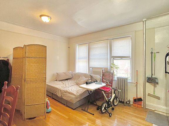 3rd image of 3911 62nd St APT 2