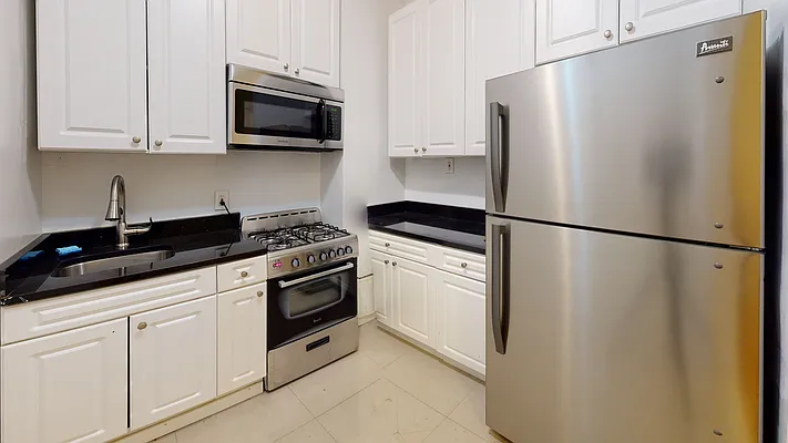 Rented by Bond New York | media 16